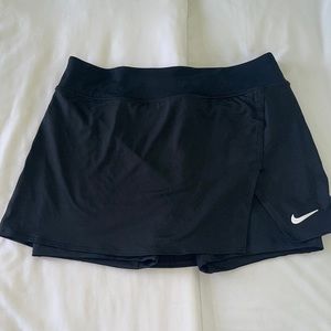 Nike Skort - NWT- Women’s Size Medium